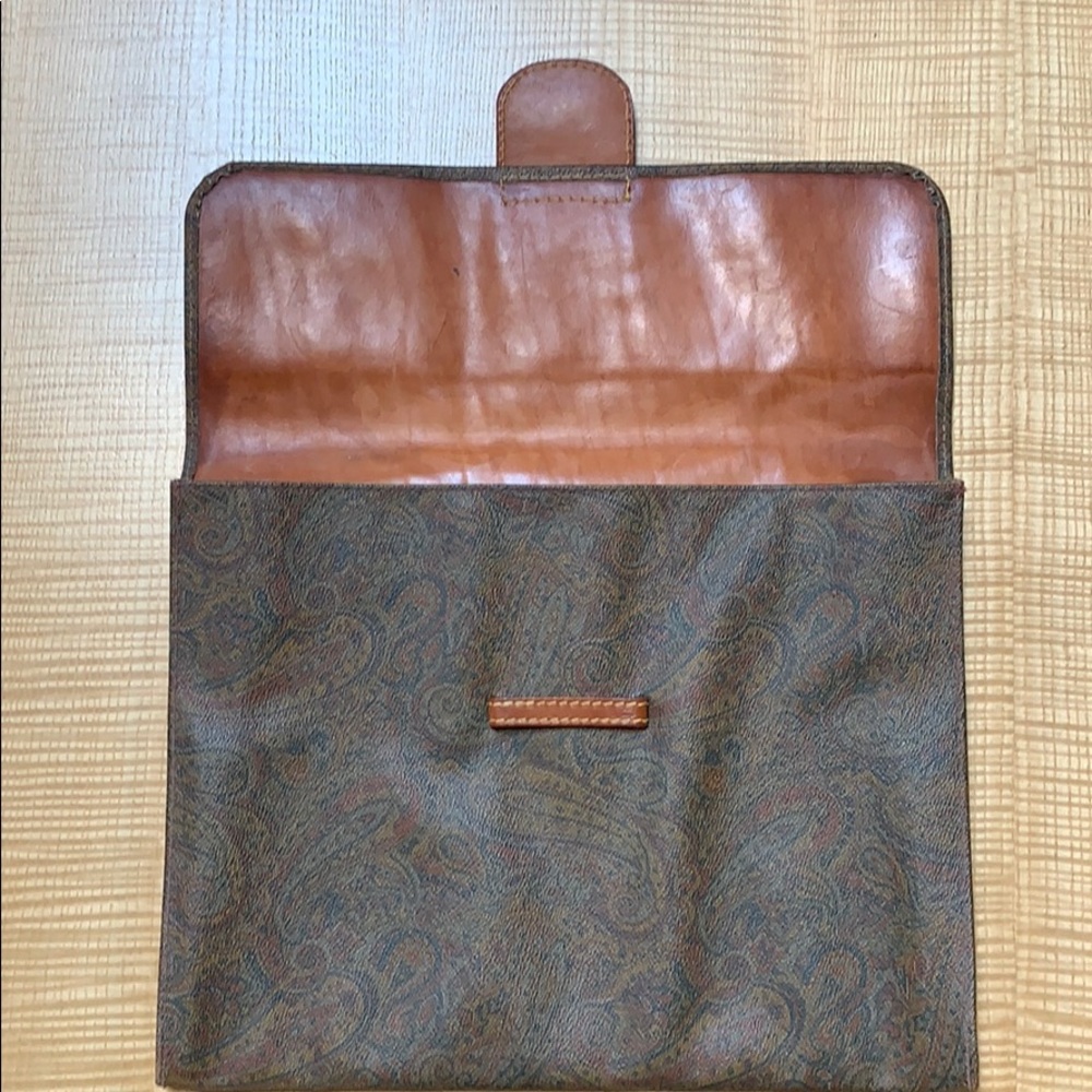 Professional Case - image 2